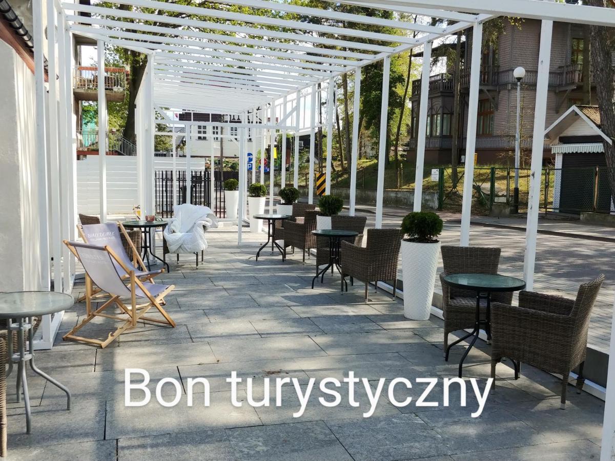 Apartamento Bialy Domek Pensjonat Przy Plazy Miedzyzdroje Exterior foto